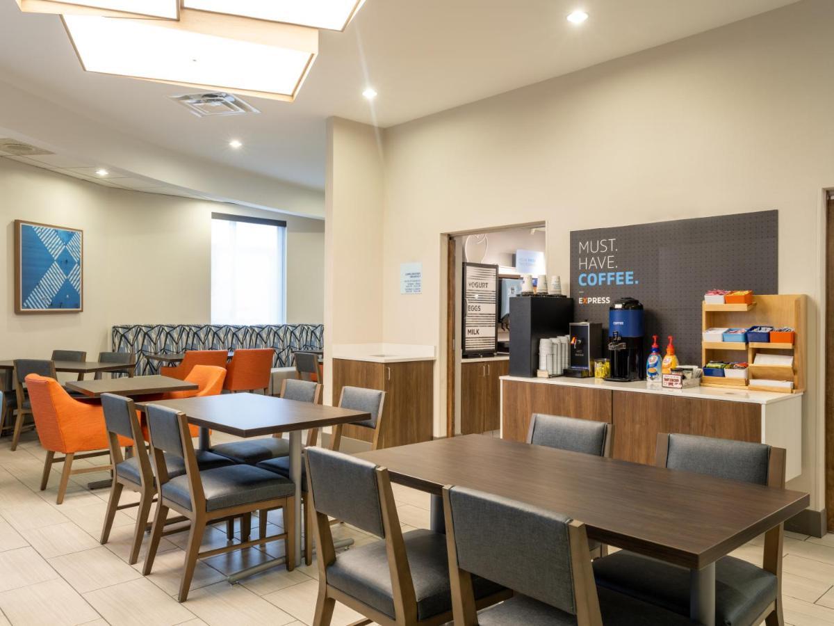 Holiday Inn Express & Suites Greensboro - I-40 Atwendover By Ihg Eksteriør billede