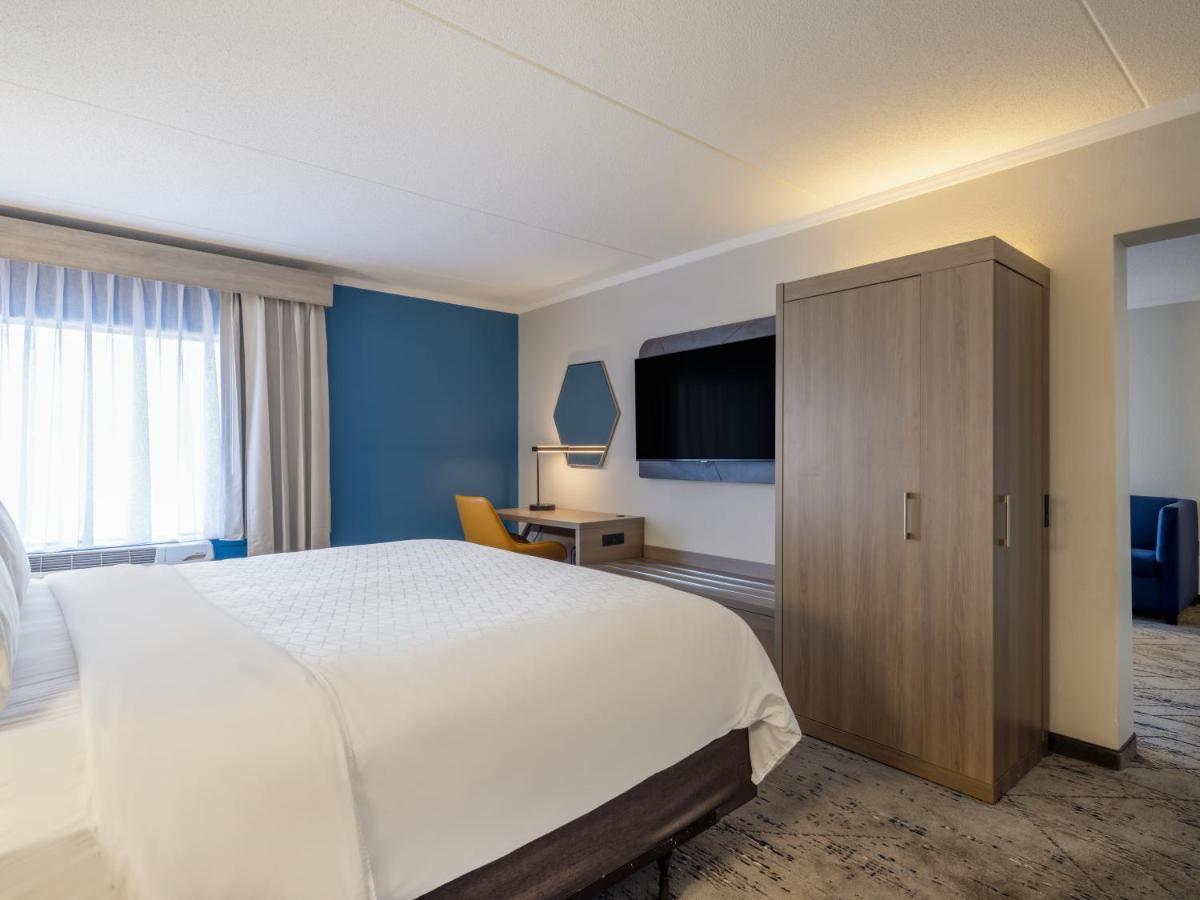 Holiday Inn Express & Suites Greensboro - I-40 Atwendover By Ihg Eksteriør billede