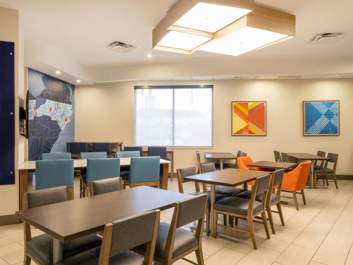 Holiday Inn Express & Suites Greensboro - I-40 Atwendover By Ihg Eksteriør billede