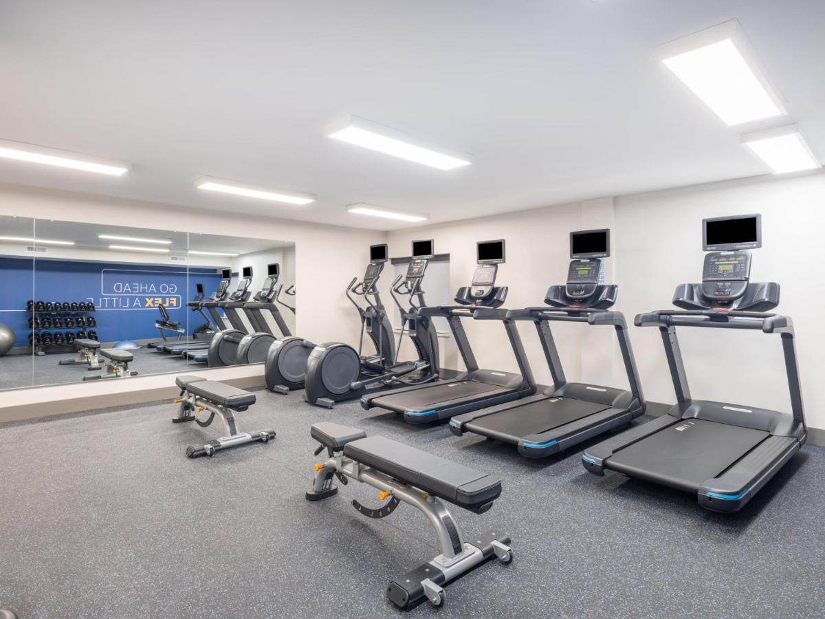 Holiday Inn Express & Suites Greensboro - I-40 Atwendover By Ihg Eksteriør billede