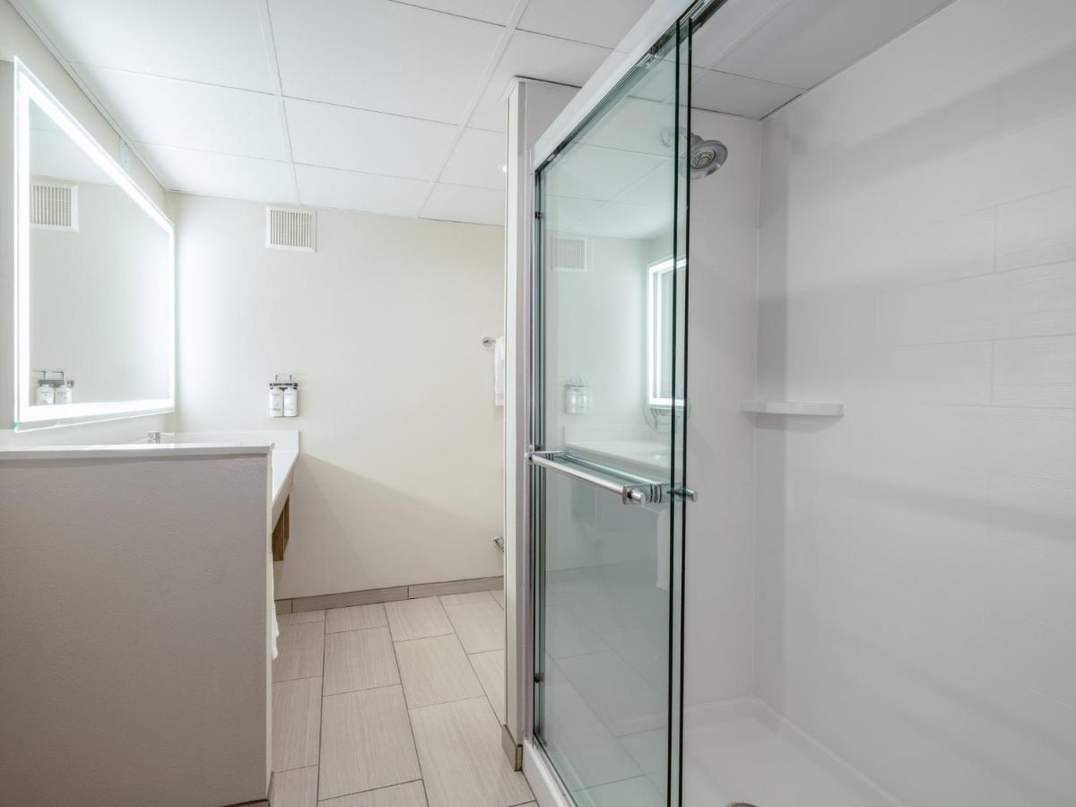 Holiday Inn Express & Suites Greensboro - I-40 Atwendover By Ihg Eksteriør billede