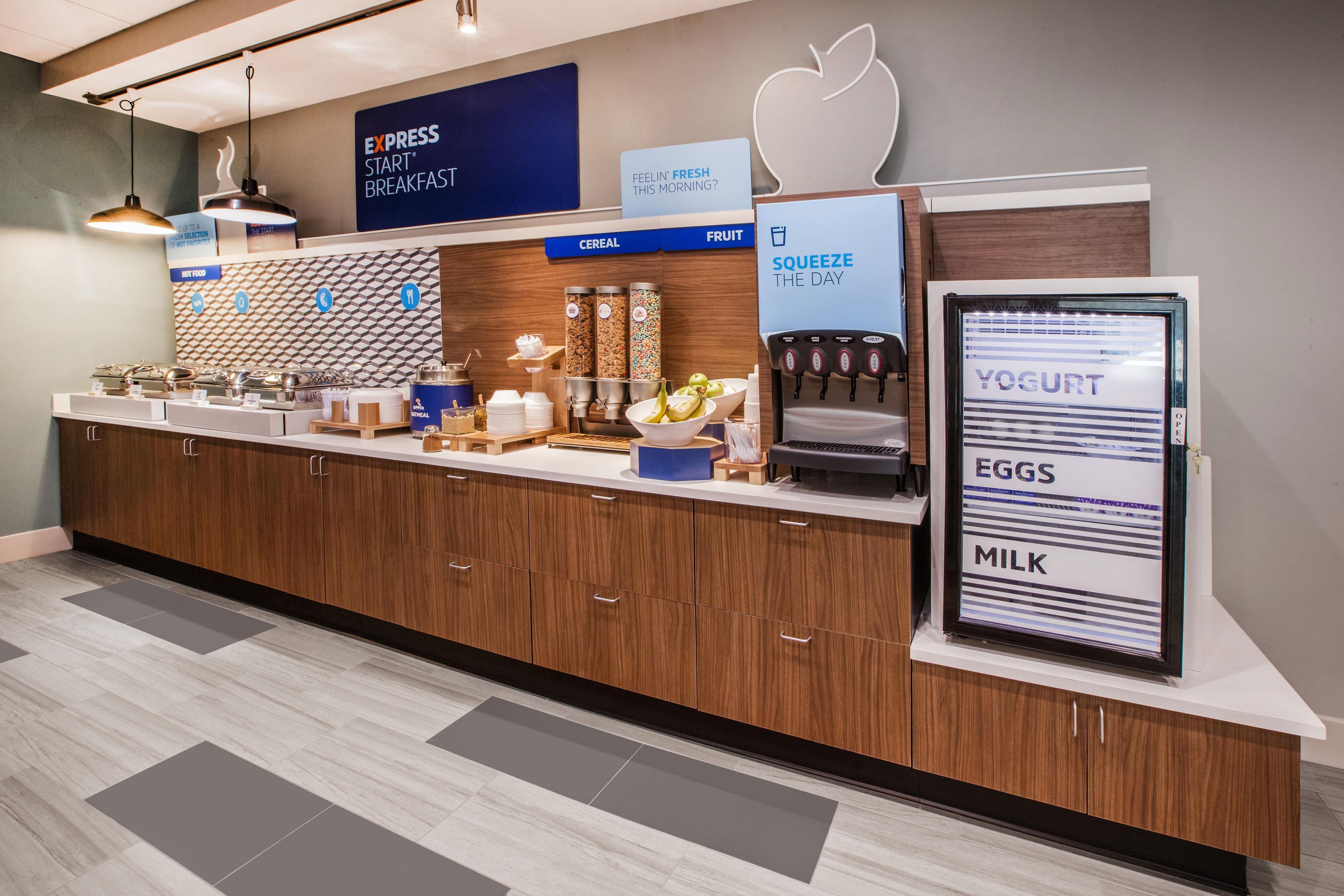 Holiday Inn Express & Suites Greensboro - I-40 Atwendover By Ihg Eksteriør billede