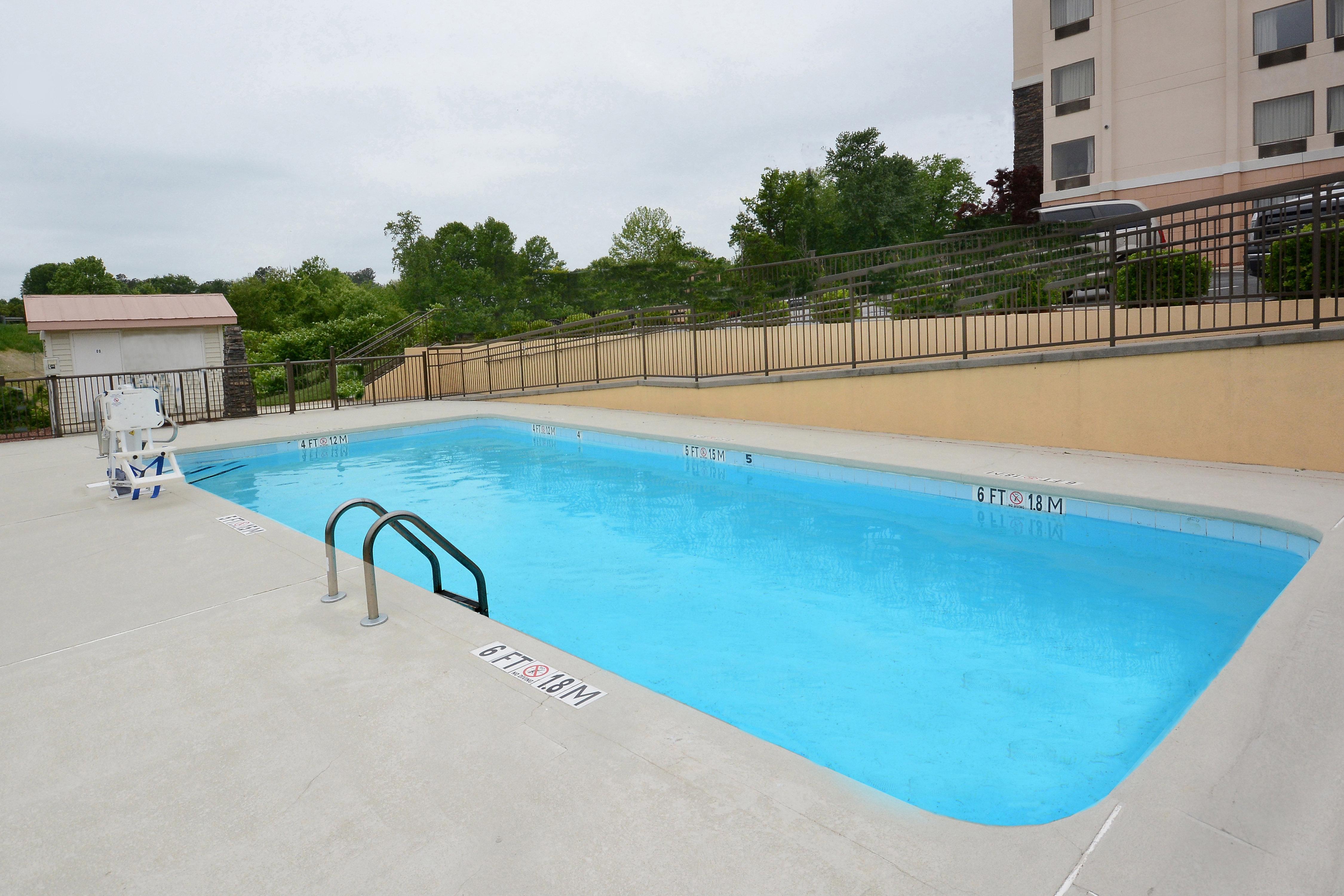 Holiday Inn Express & Suites Greensboro - I-40 Atwendover By Ihg Eksteriør billede