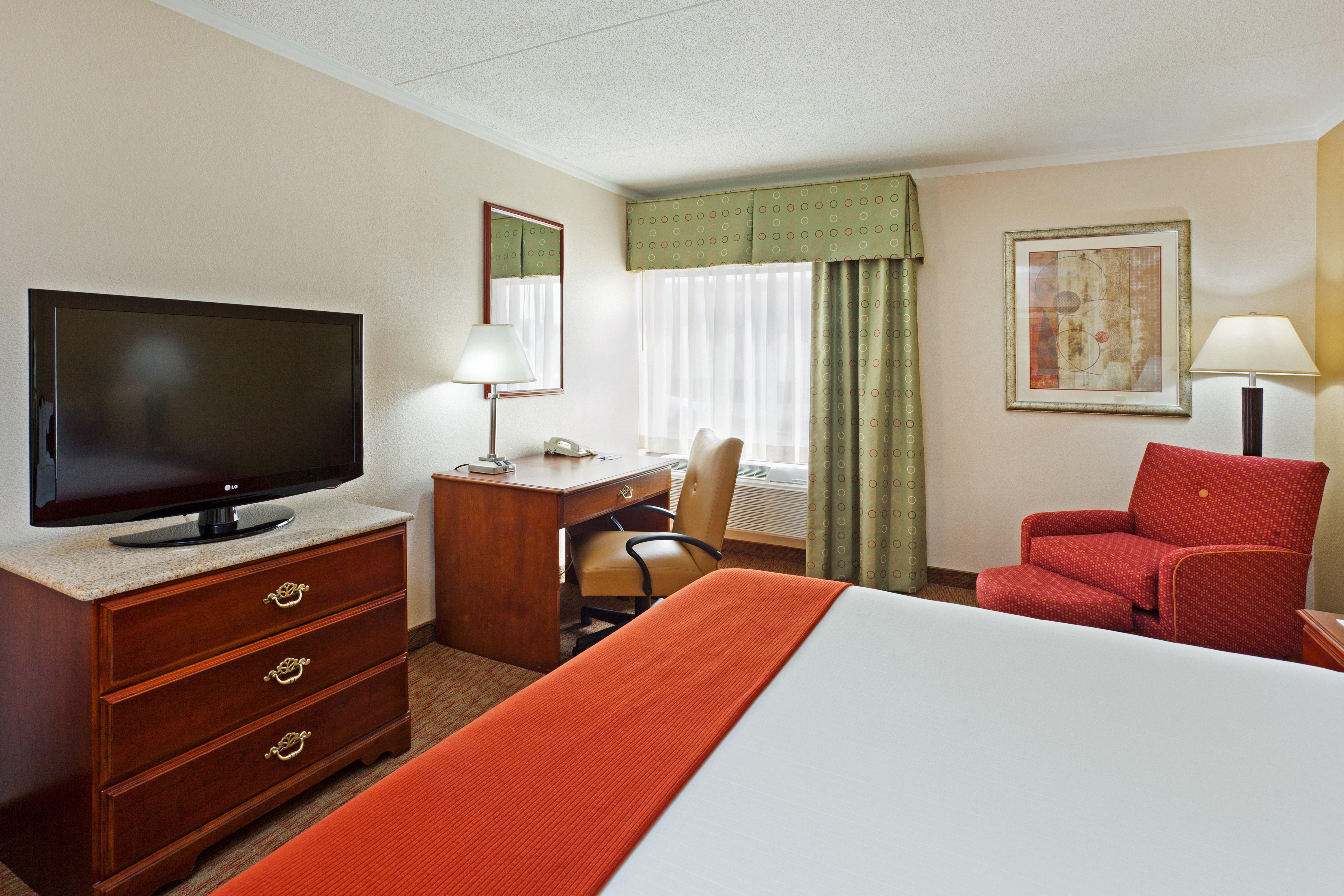 Holiday Inn Express & Suites Greensboro - I-40 Atwendover By Ihg Eksteriør billede