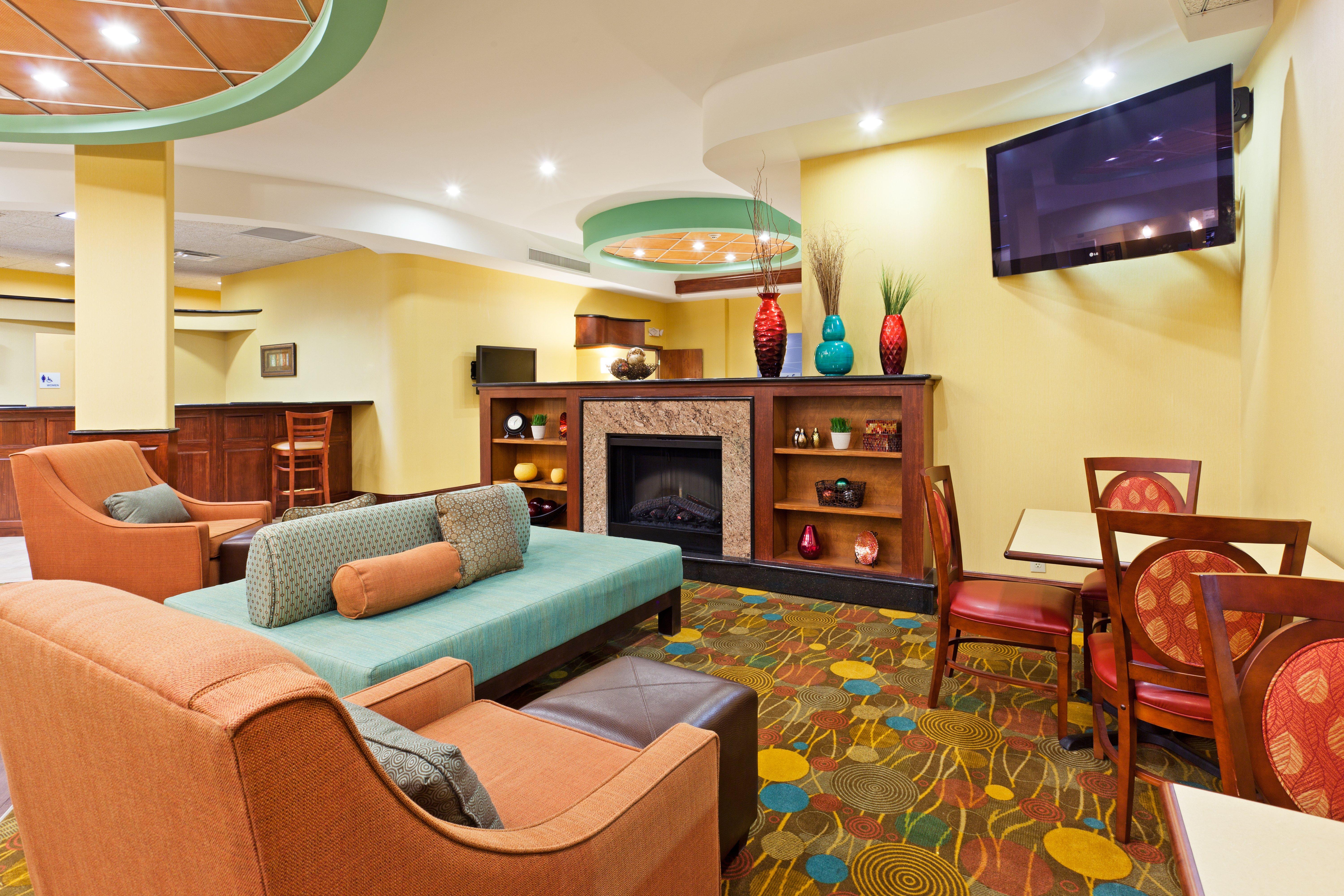 Holiday Inn Express & Suites Greensboro - I-40 Atwendover By Ihg Eksteriør billede