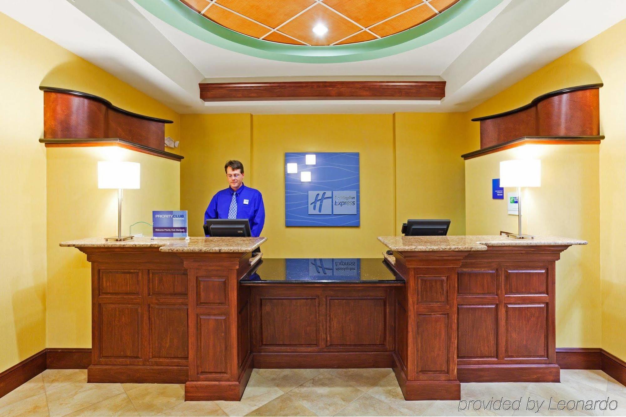 Holiday Inn Express & Suites Greensboro - I-40 Atwendover By Ihg Eksteriør billede